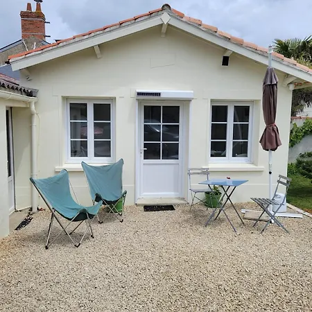 Logis Du Pey Roux Accueil Vélos * Saint-Jean-de-Monts